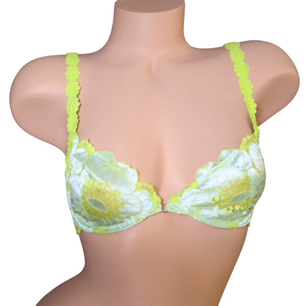 Savage X Fenty Perfect Poppies Lace Bra Neon Green Underwire 32D NWT